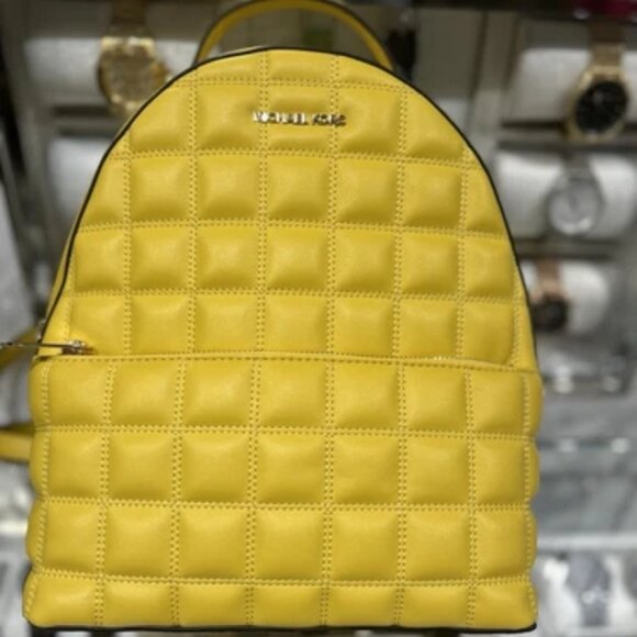 MICHAEL KORS SHEILA MEDIUM BACKPACK QUILTED DAISY YELLOW Vegan leather - Picture 2 of 6